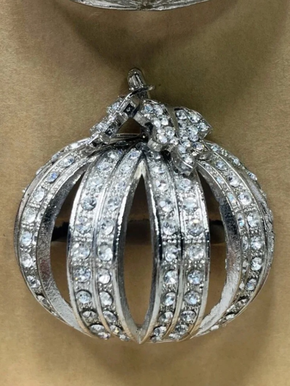 (4) TAHARI PUMPKIN Napkin Rings Silver Crystals Bling Thanksgiving Halloween
